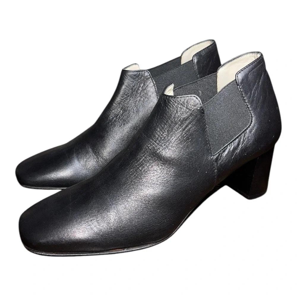Amalfi by Rangoni Women's Black Leather Ankle Boots size 6.5